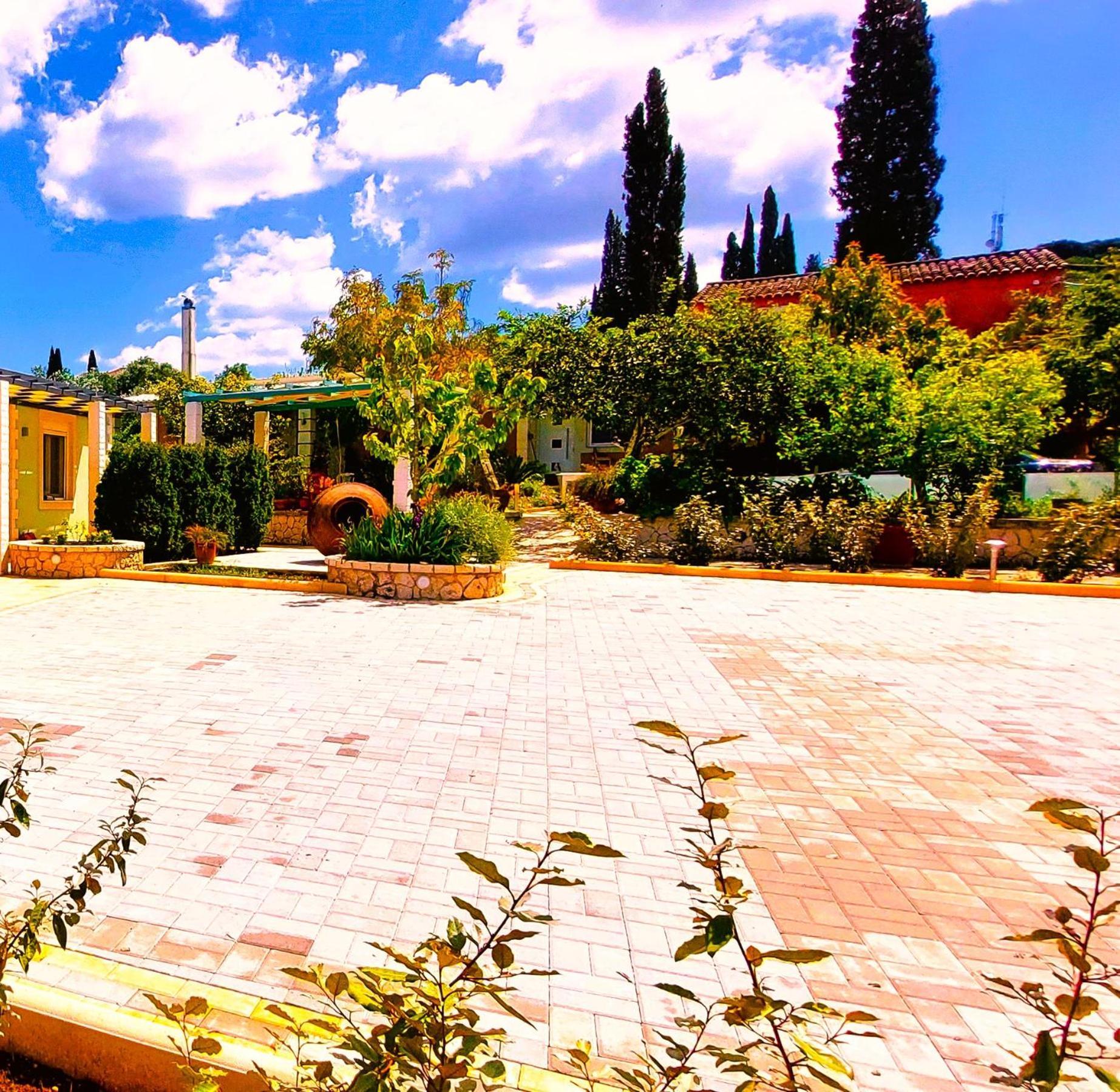 Iris Apartment Near Corfu Town Kontokali Exteriör bild
